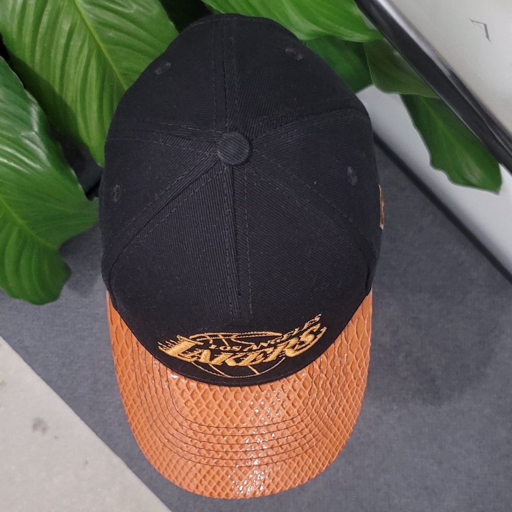 LA LAKERS BASEBALL CAP - Picture 2 of 4